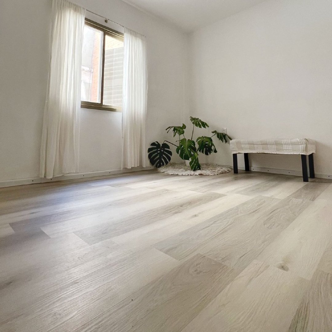 Piso Flotante Vinílico Click 5mm con manta incluida SPC Arena - Image 2