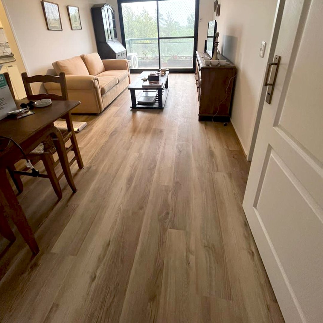 Piso plegables vinílicos Alto Tránsito Autoadhesivo 2mm LVT ROBLE AMERICANO - Image 3