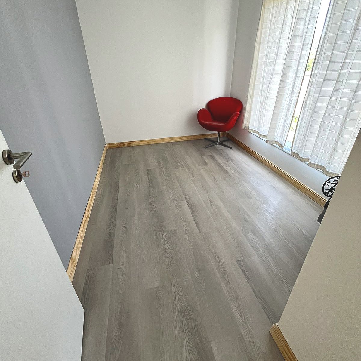 Piso Flotante Vinílico Click 5mm con manta incluida SPC Kiri - Image 2