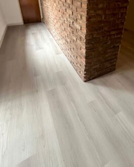 Piso Flotante Vinílico Click 5mm con manta incluida SPC Ceniza