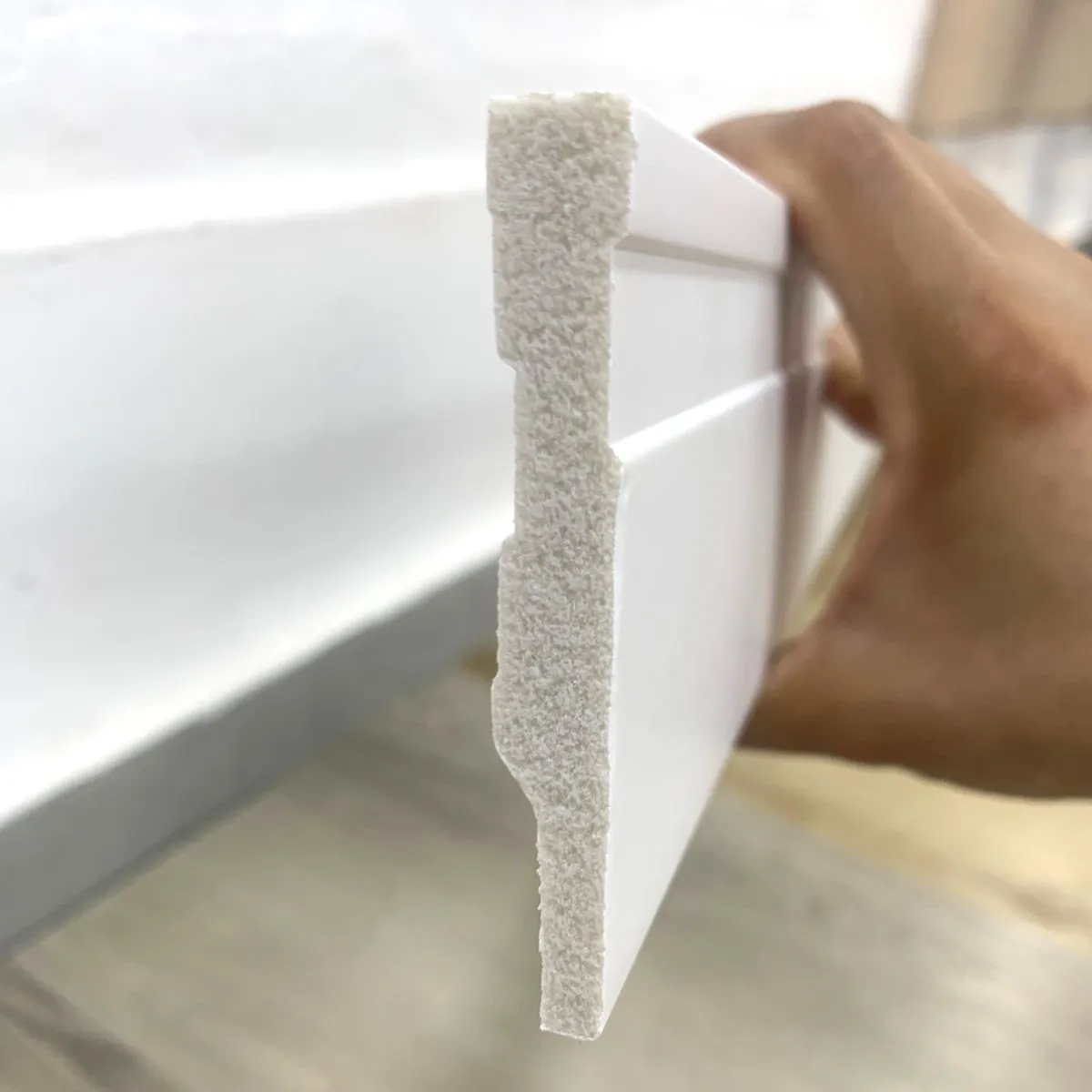 Zócalo Line Eps Pvc Blanco 7cm X 10mm X 2.4m Antihumedad Blanco - Image 4