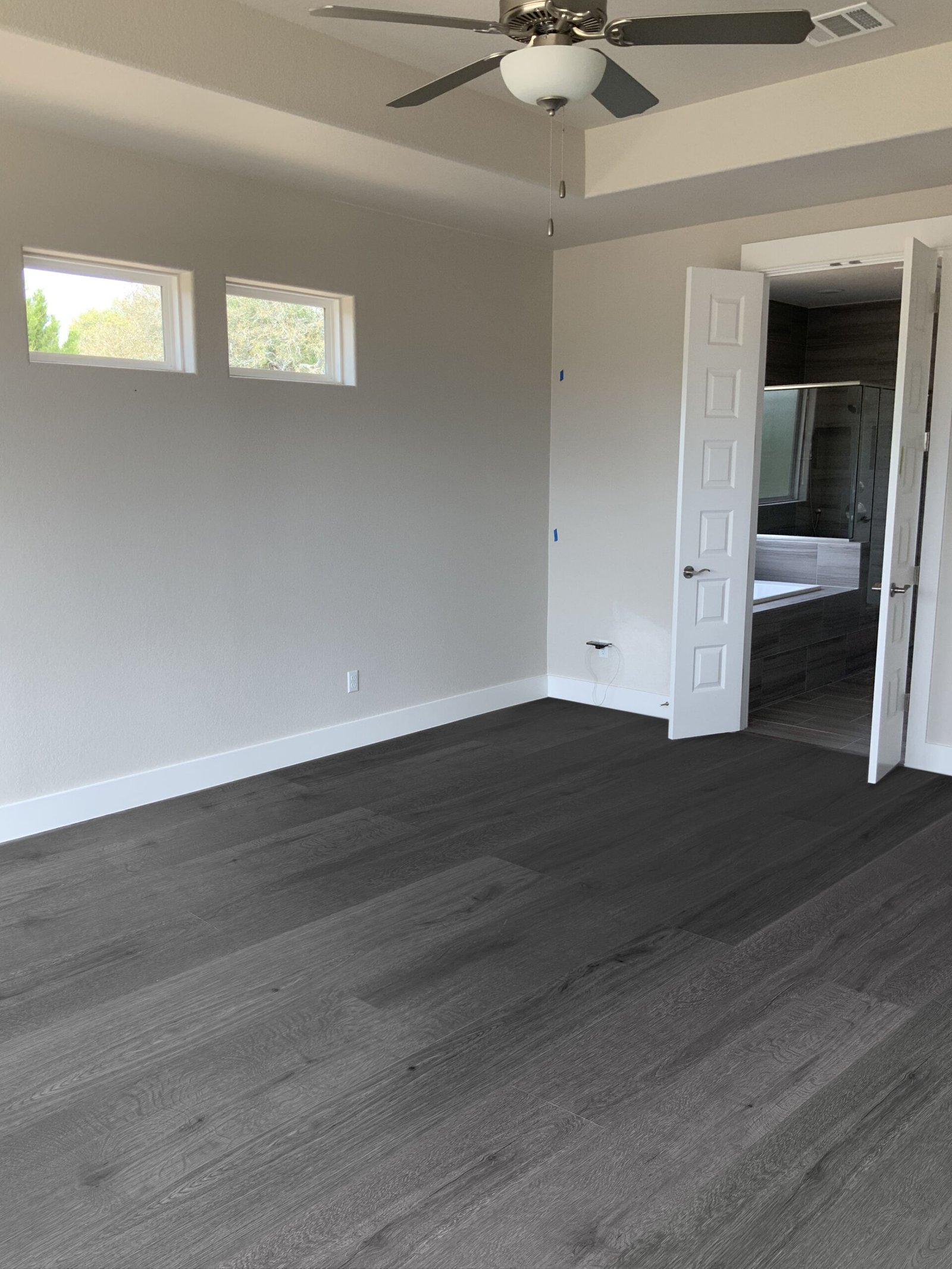 Piso Flotante Vinílico Click 5mm con manta incluida SPC Olmo gris - Image 2